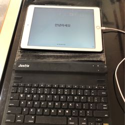 iPad  Decent Shape  $100