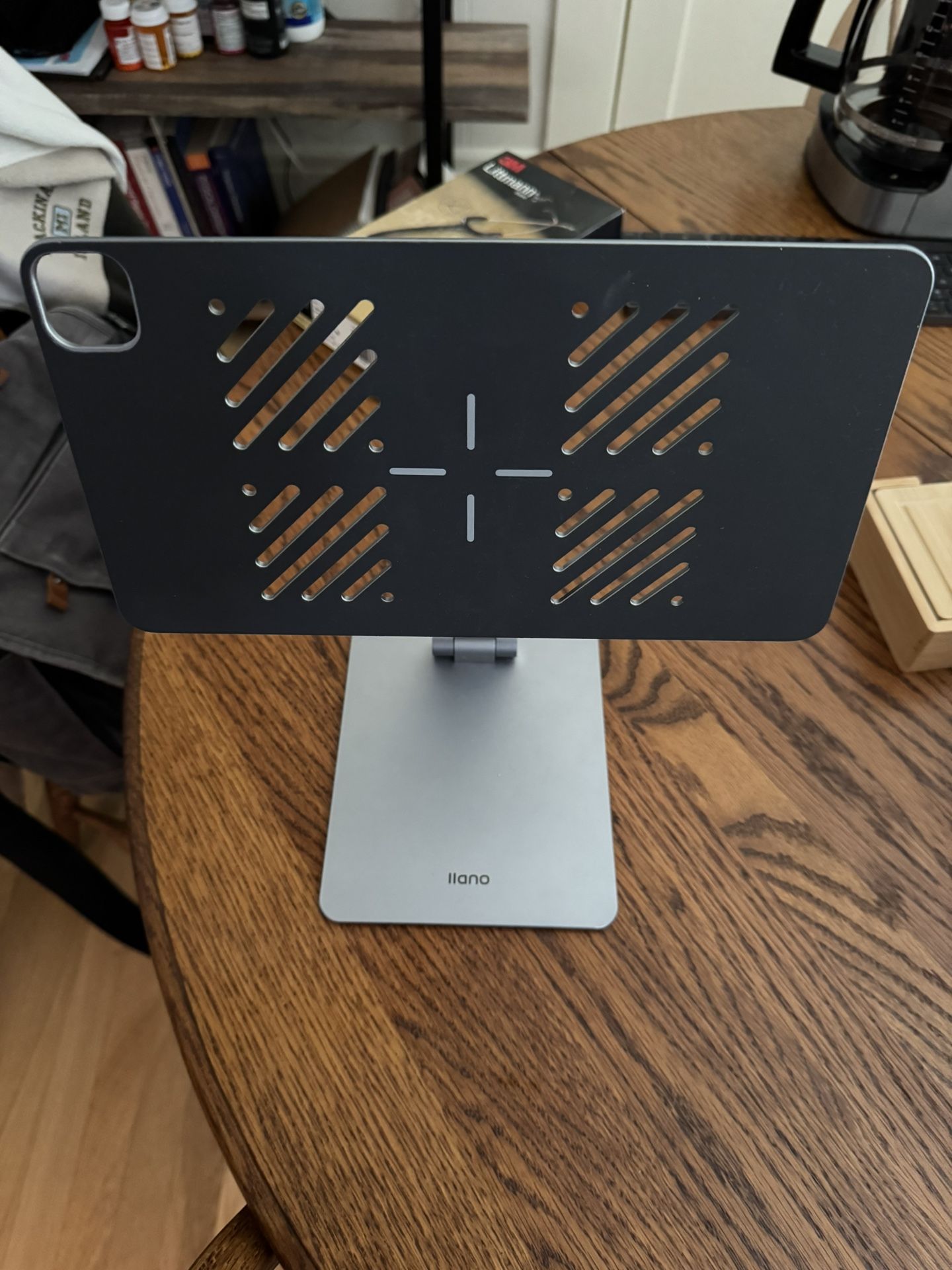 llano Magnetic iPad Stand – Adjustable, Heavy-Duty, Like New
