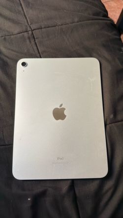 iPad 10th Generation 64GB Wi-Fi - Excellent Condition
