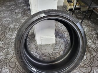 Used Pirelli P Zero 245/35ZR19 (93y) L Rated Lamborghini Tire #120