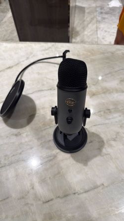 Yeti Blue Microphone w/ Pop filter