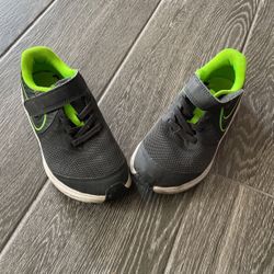 Nike Star Runner Shoes