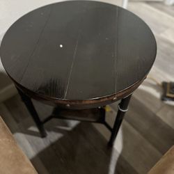2 Round End Tables