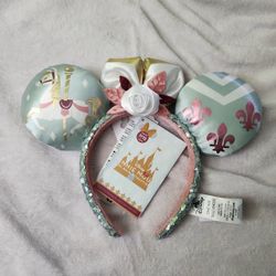 Minnie Mouse Ears Main Attraction, King Arthur Arthur’s Carousel NWT