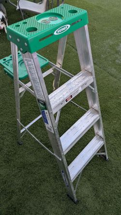 New warner Ladder 4ft
((Main and Gilbert Rd )) $50 firm price