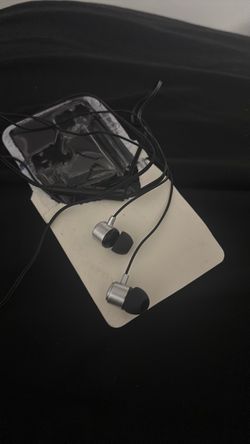 Wired In-Ear Earbuds with Case