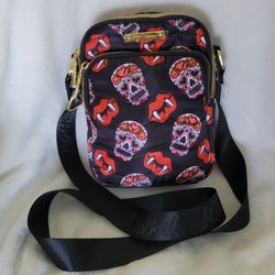 Betsey Johnson skull and roses crossbody