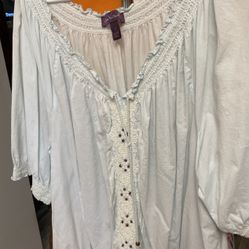 Gloria Vanderbilt blouse