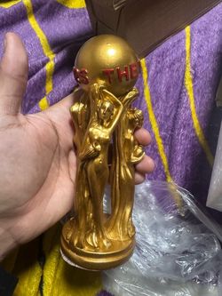 Mini the world is yours statue