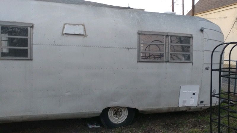 Avion (mobile boutique) Trailer