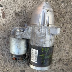 2014 Dodge Journey 2.4 Starter Part