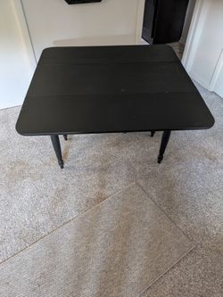 Antique Drop Leaf Table, Seats 6.  Has A Drawer On One Side Too.
