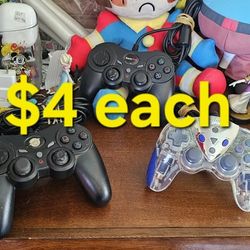 Playstation 2 Ps2 Controllers $4 Each