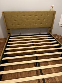 Upholstered Platform Bed
