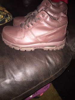 Brown acg men size 8
