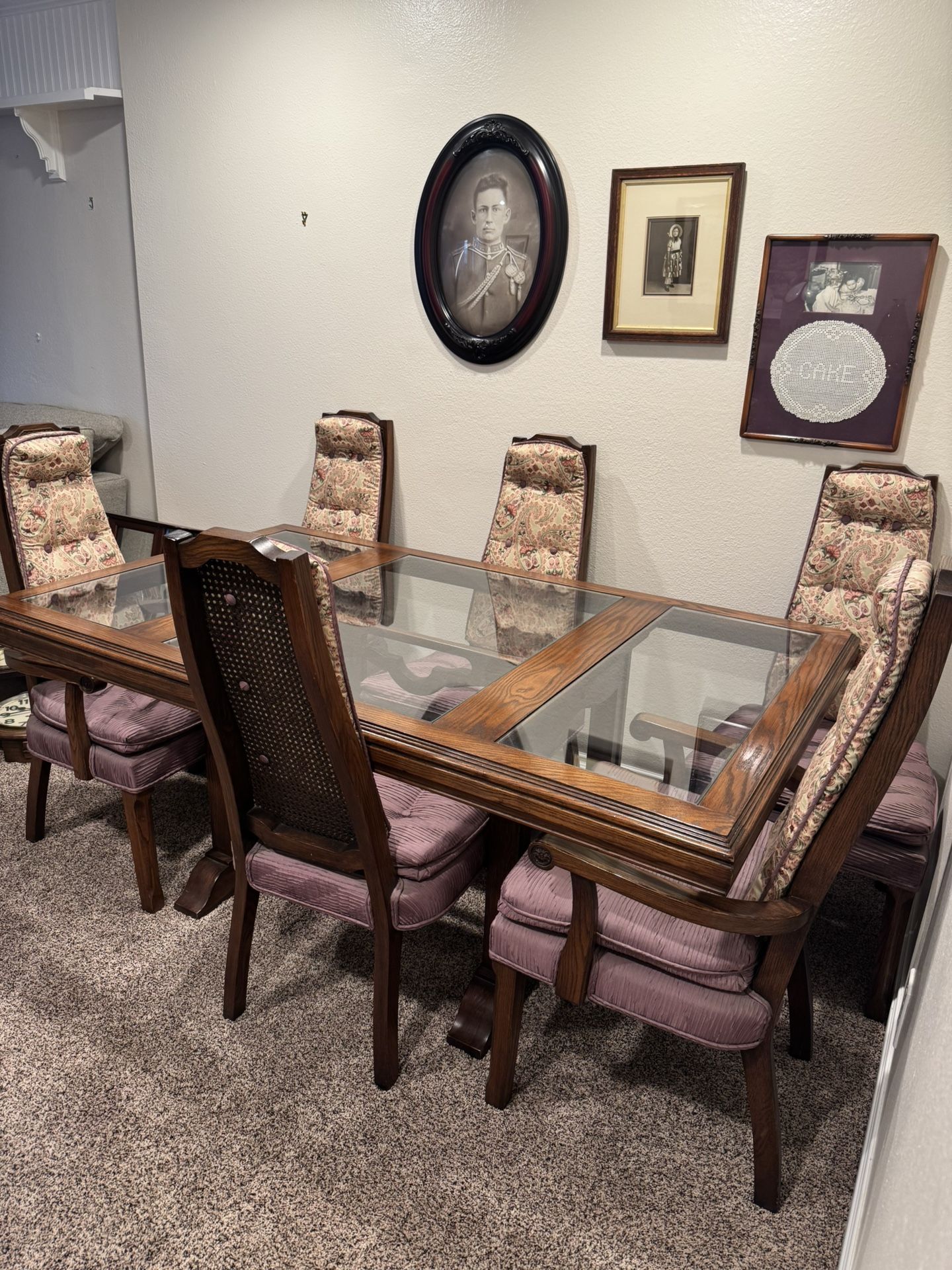 Free Dining room table