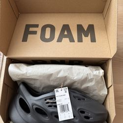 Yeezy Foam runners Size 9 New 