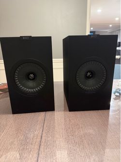 KEF Q350 bookshelf speakers
