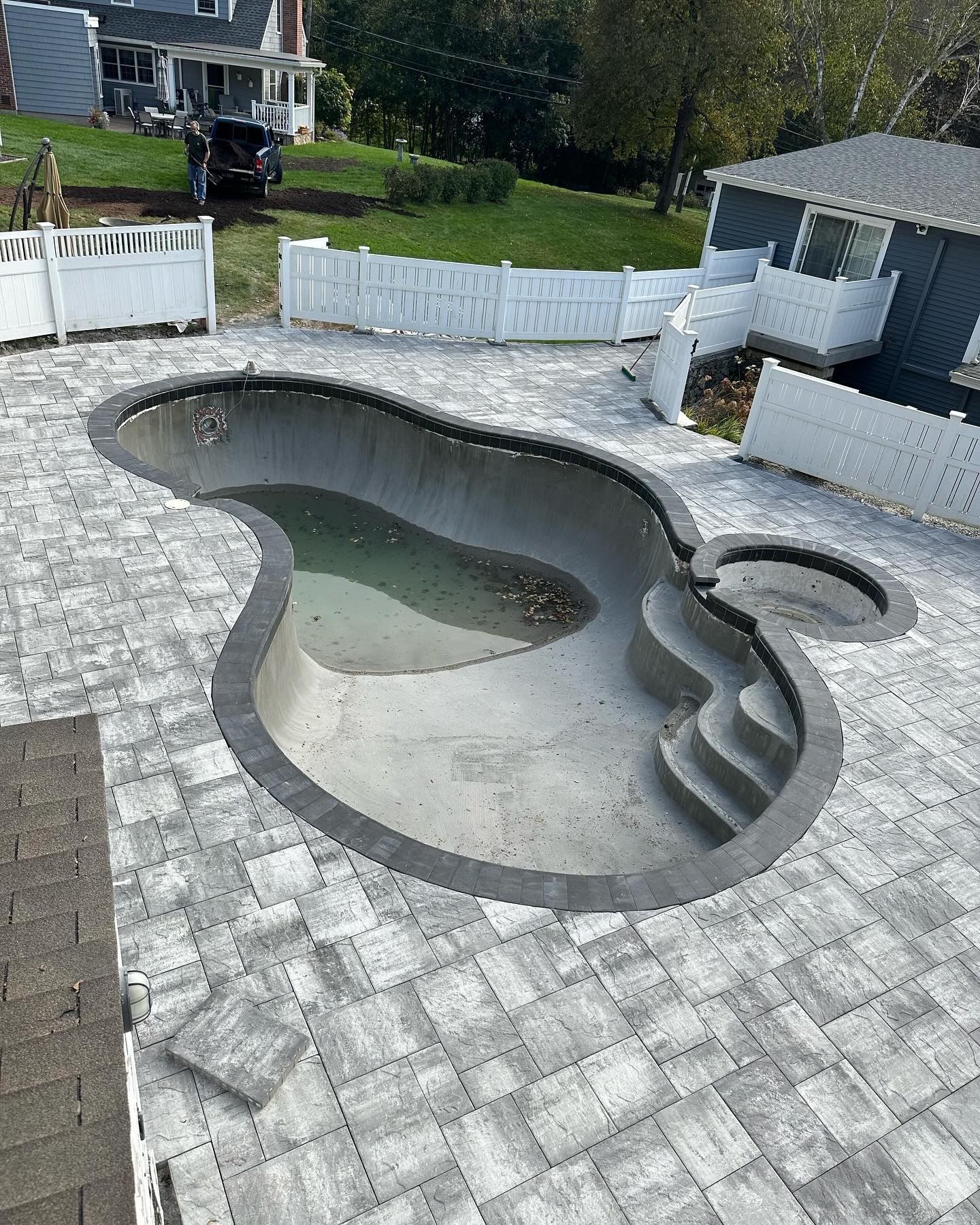 Pool Decks,pavers &stamped Concrete 