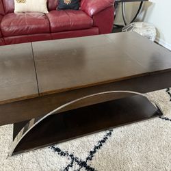 Cocktail/coffee Table 