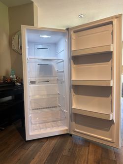 NICE!!! 2024 large 13 cubic Upright Freezer
