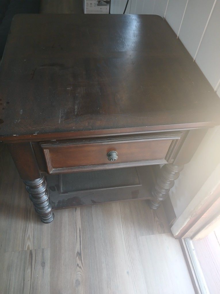 Free End Table