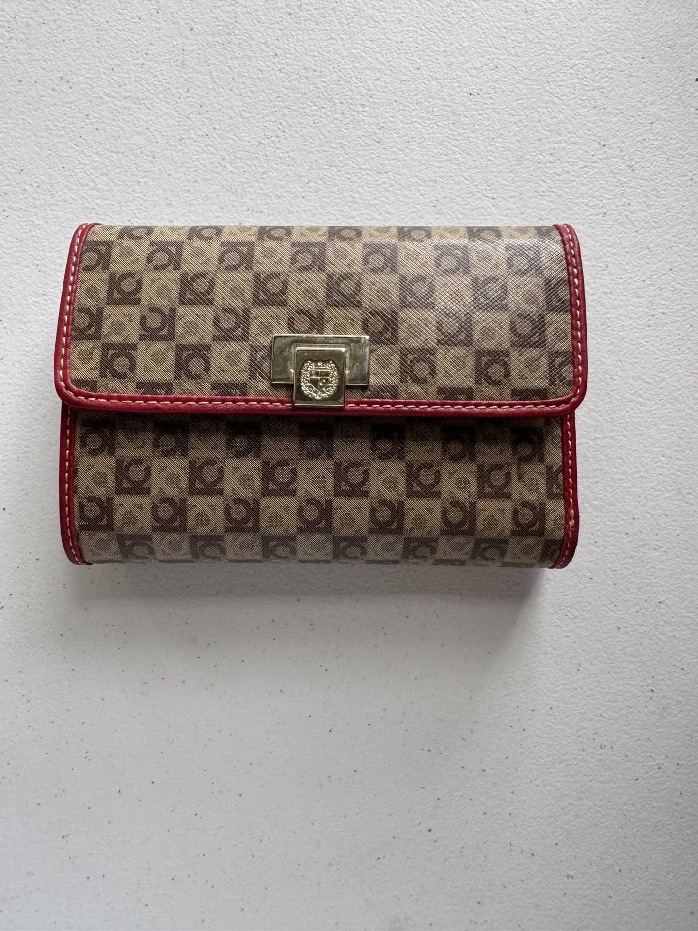 Liz Claiborne Ladies Trifold Wallet