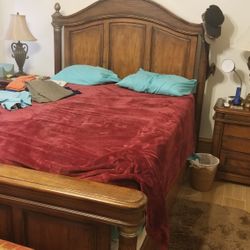 Queen Bedroom Set With Mattresses Headboard Dresser And 2 End Tables