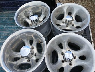 124P RWD Split 3 - Pacer Wheels Classic wheels 5lug  Chevy Ford dodge Gm All info in photos  $300 cash only