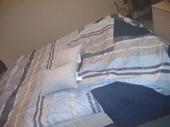 Reversible twin/twin xl comforters