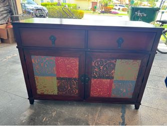 Media console / cabinet