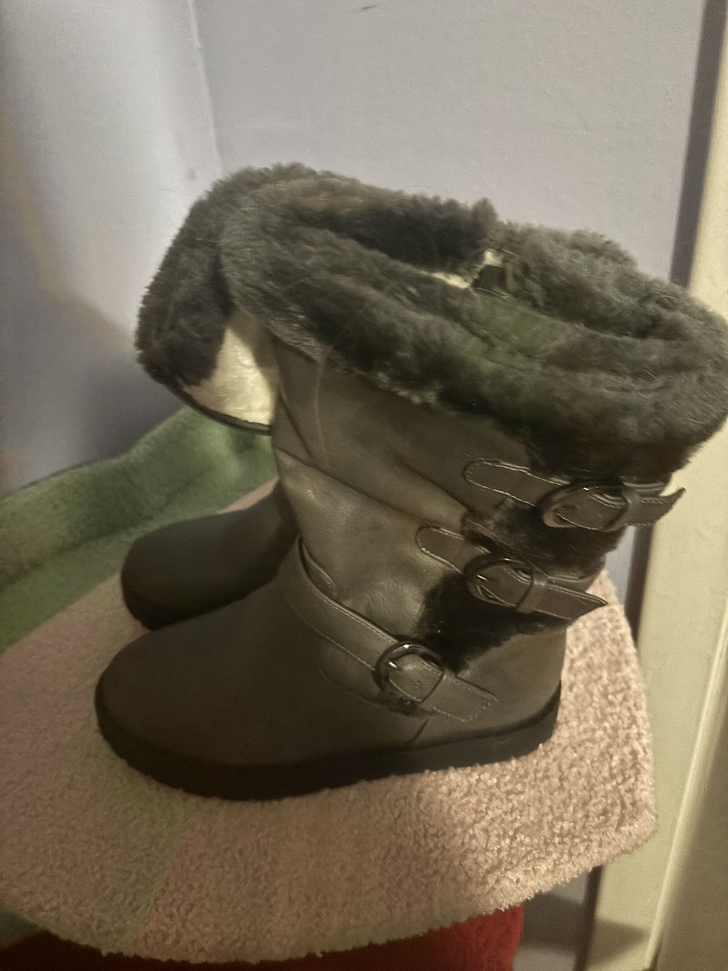 Kids Winter boots Size 3
