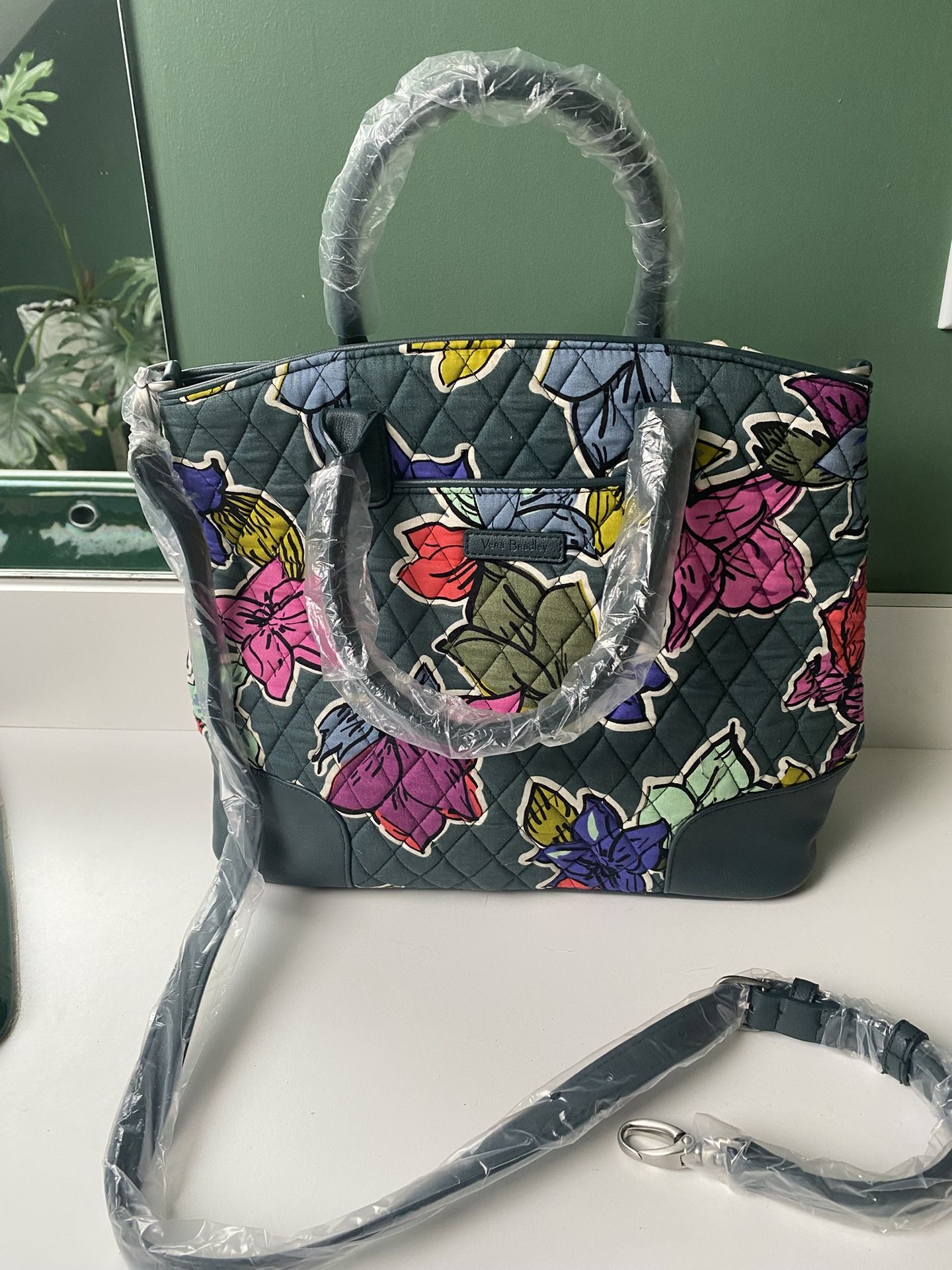 New Vera Bradley Bag With Shoulder Strap