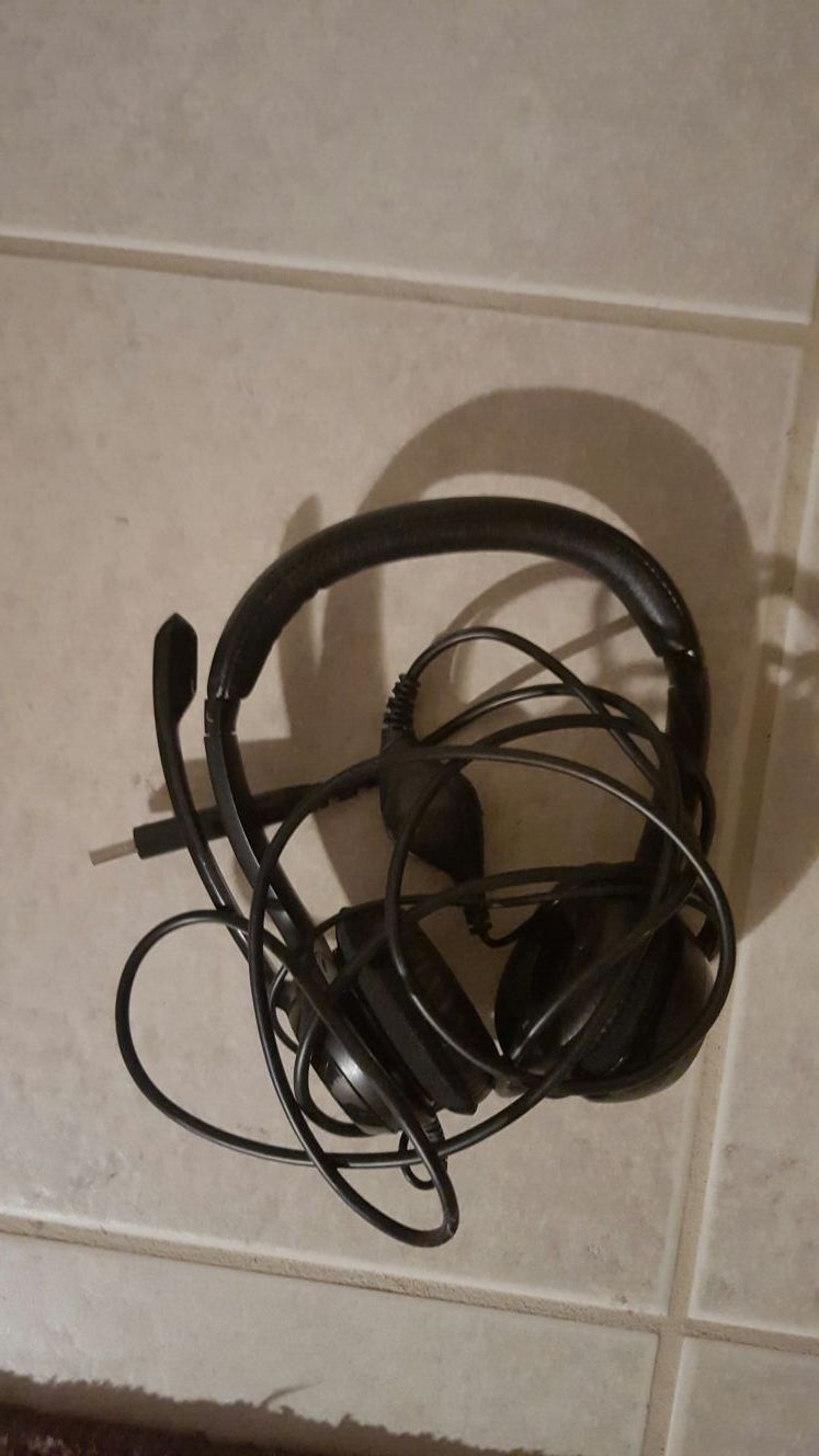 Logitec stereo headset soft ear cushion, open box