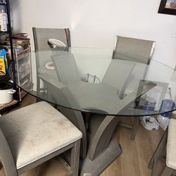 Kitchen/dining table and four chairs