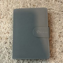 Gray Leather Star Wallet with Snap Closure
