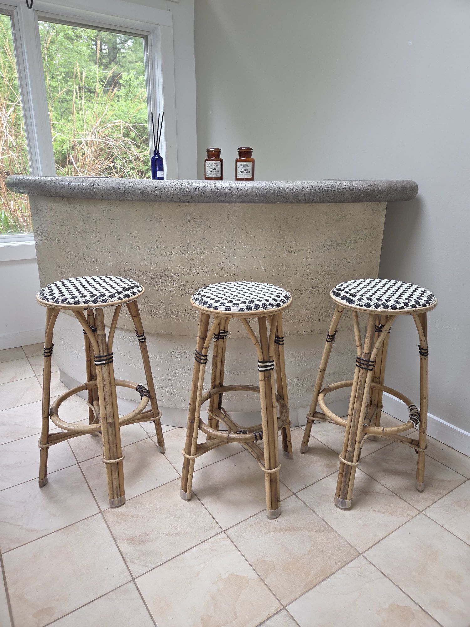 3 Bar Stools And A Bar Table
