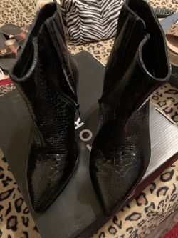 Snake Like Skin Black Booties Size 7.5 