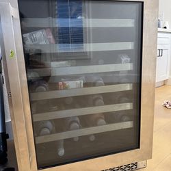 FREE (Broken) Cosmo Wine Cooler COS-24BIWCS