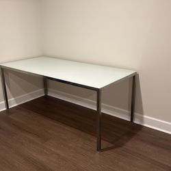 dinner table / study table