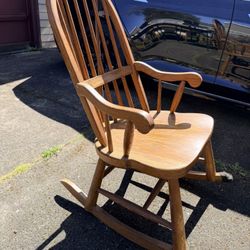 Wood Rocking Chair 