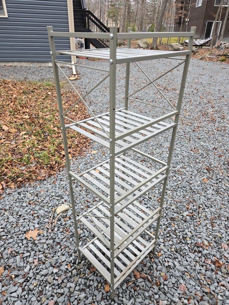 Storage rack