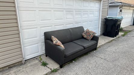 Free couch!!!