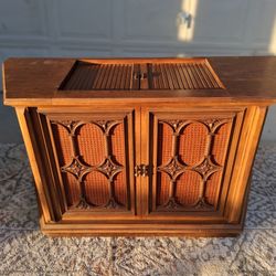 Beautiful Antique Stereo/Record Player
