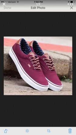 Men's Size 11 classic Vans tennis shoes