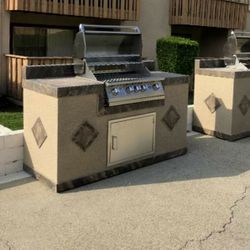 Outdoor Kitchens and BBQ Islands