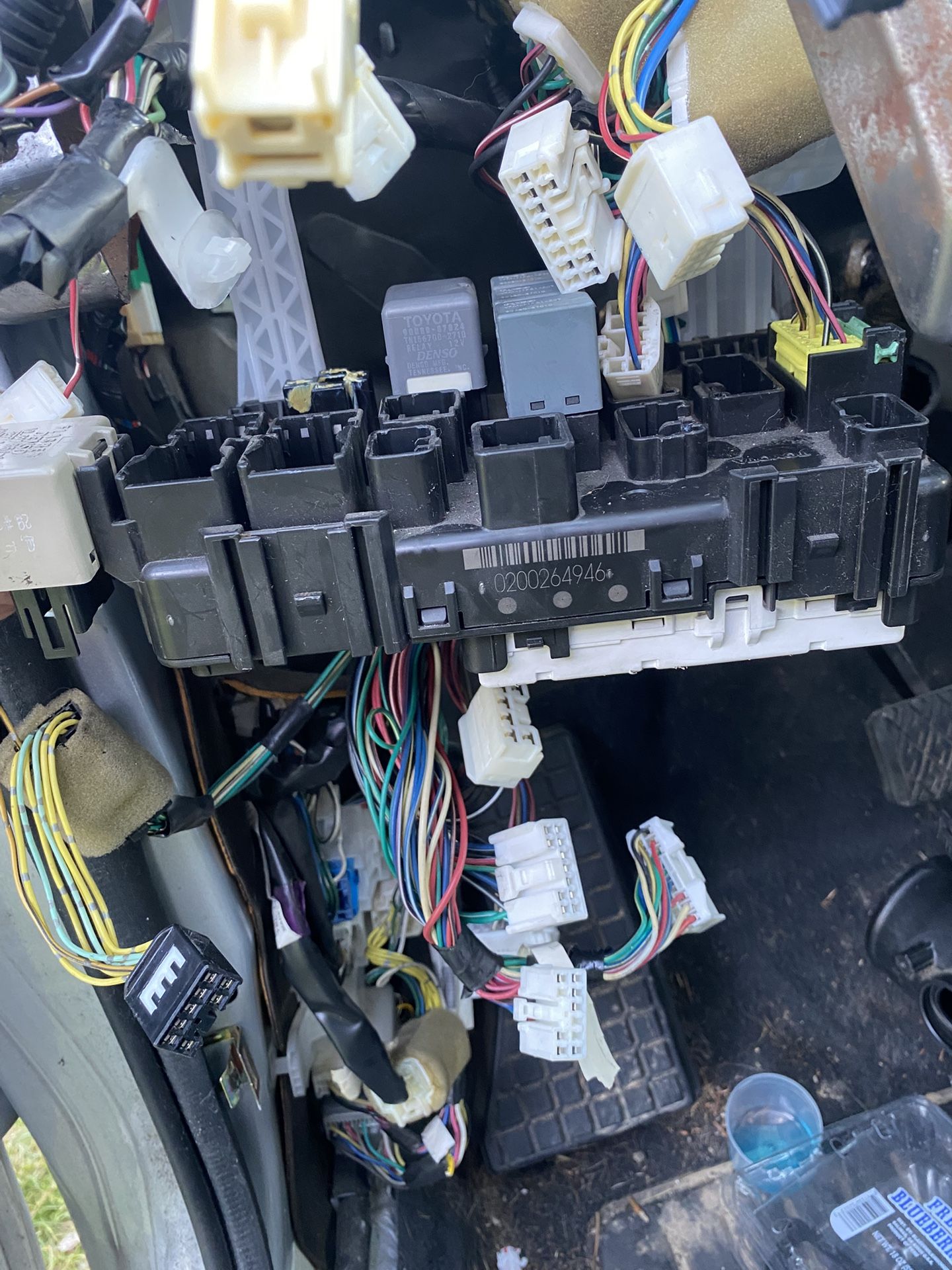 Toyota Matrix 2005 OEM Interior Fuse Box