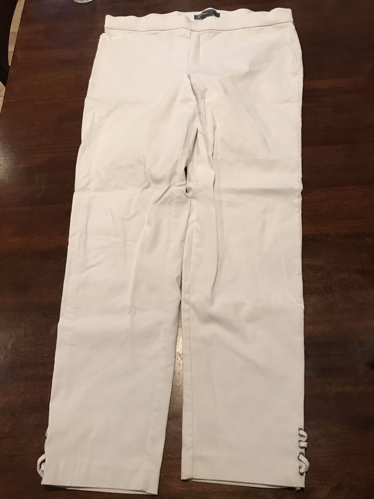 89th & Madison L cropped pants!