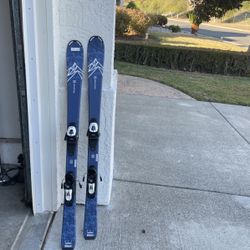 Salomon skis 