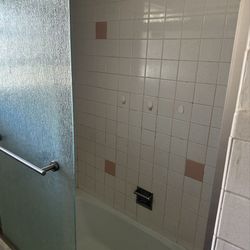 Bathtub glass door top door